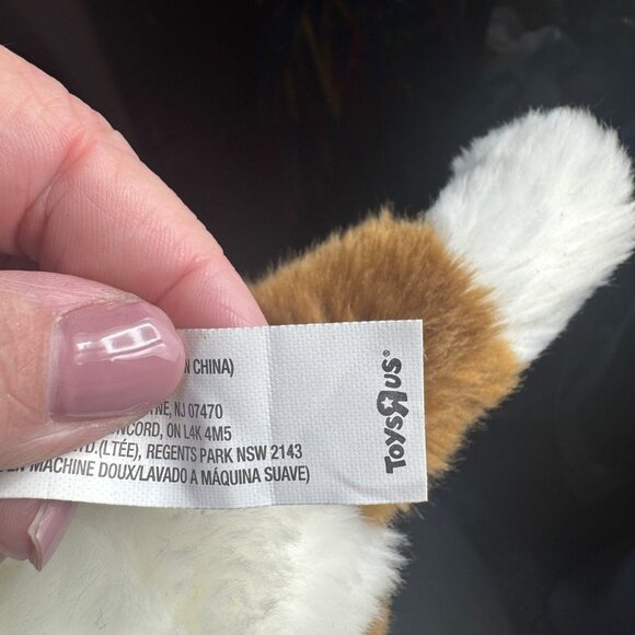 Toys R US 12 Inch St Bernard Puppy Dog Barrel 2013 Plush Realistic Stuffed Toy - Picture 7 of 8